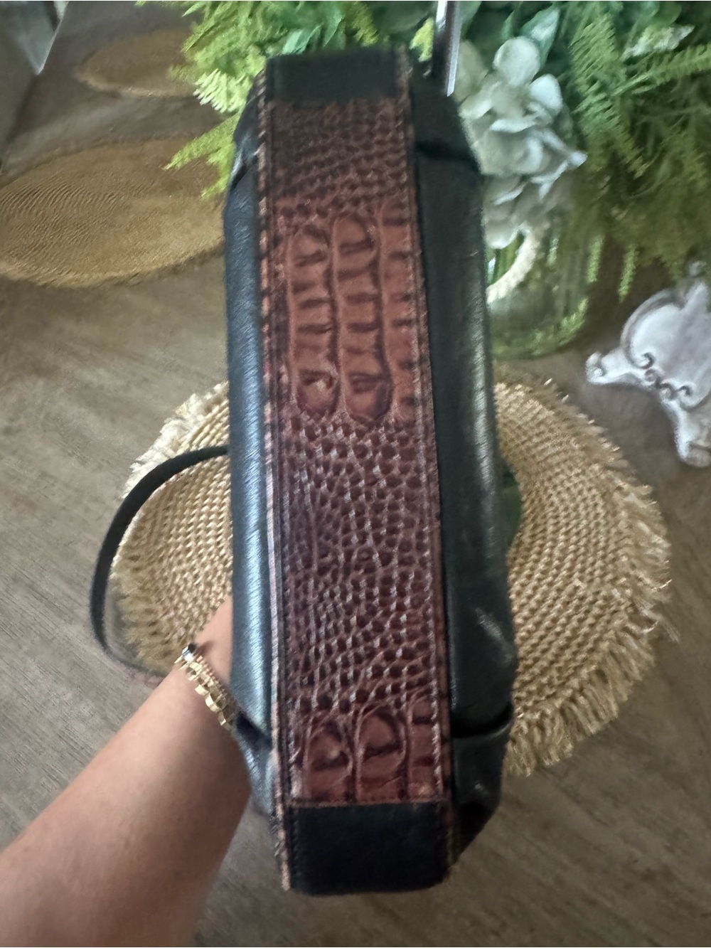 EUC Brahmin VINTAGE Brown Croc-Textured Leather Shoulder Bag Orig $399 🤎 - Picture 3 of 8